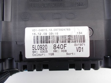 PŘÍSTROJOVÁ DESKA BUDÍKY DISPLEJ SKODA YETI 5L 5L0920840F TSI