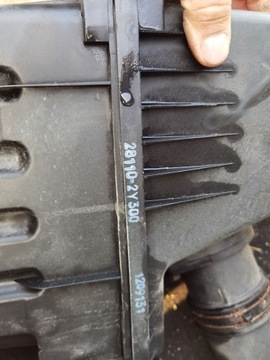 KIA SPORTAGE 2012 POUZDRO FILTRU VZDUCHU