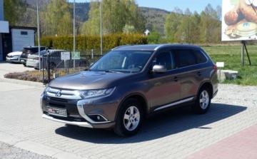 Mitsubishi Outlander III 2017 Mitsubishi Outlander 2.2DI-D 150KM 4WD 4x4 7osobowy Xenony Nawigacja Grzan