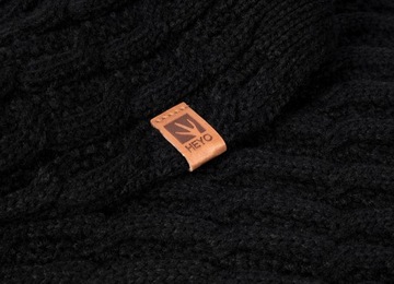 ЖЕНСКАЯ ЗИМНЯЯ ШАПКА С ПОМПОНОМ, ЮБКА И ПЕРЧАТКИ