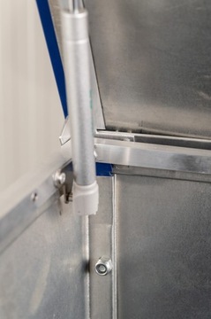 Навес для мусорного бака для дачи из техноротанга РД02