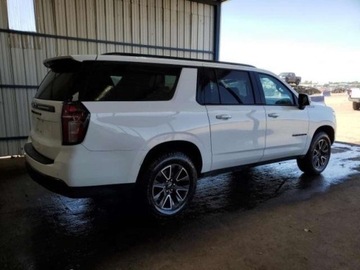 Chevrolet Suburban GMT900 2022 Chevrolet Suburban 2022, 5.3L, 4x4, K1500 Z71, po gradobiciu 5.3 Benzyna, zdjęcie 4