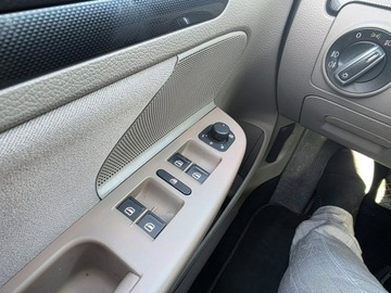 Volkswagen Golf VI Variant 1.6 TDI-CR DPF BlueMotion 105KM 2010 Volkswagen Golf 1.6 TDI 105 KM, Klimatyzacja,, zdjęcie 9