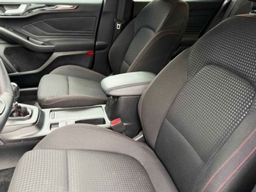 Ford Focus IV Hatchback Facelifting 1.0 EcoBoost 125KM 2025 Od ręki - ST-Line X 1.0 EcoBoost 125KM / Hak, Pakiet Winter, zdjęcie 3