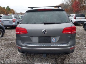 Volkswagen Touareg II 2017 Volkswagen Touareg 2017 VOLKSWAGEN TOUAREG V6 WOLFSBURG EDITION 3.6 Benzyna, zdjęcie 8