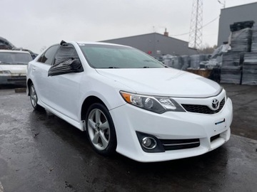 BLATNÍK PRAVÝ PŘEDNÍ TOYOTA CAMRY 2014