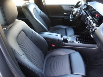 Mercedes Klasa B W247 Sports Tourer 1.3 B180  136KM 2019 Mercedes B B 180, Salon Polska, Automat, Skóra, zdjęcie 8