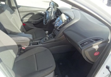 Ford Focus III Kombi Facelifting 1.0 EcoBoost 100KM 2015 Ford Focus 1.0BENZ Bezwypoadkowy Oplacony Super Stan Benzyna 100KM, zdjęcie 13