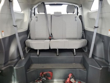 Toyota Sienna III 2022 Toyota Sienna LE 2022 2.5l 2.5 Hybryda 245KM, zdjęcie 10