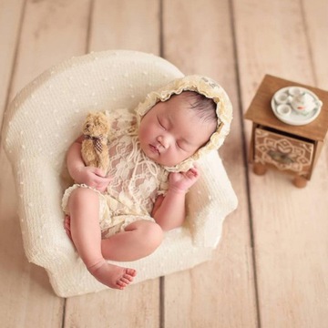 Реквизит для фото новорожденного Маленький бежевый диванчик