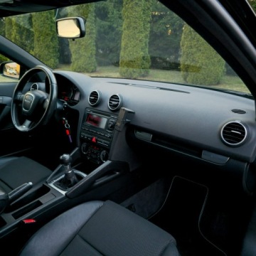 Audi A3 8P Hatchback 3d 2.0 TDI PD 170KM 2006 Audi A3 Sportback 2.0 TDI DPF S line Sportpaket, zdjęcie 25