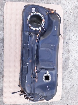 Zbiornik paliwa 1,6 2,4 07r Suzuki Grand Vitara II