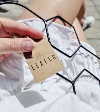 Массивная подставка для цветов, черный металл, сотовая структура