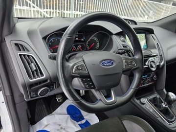 Ford Focus III RS 2.3 EcoBoost 350KM 2017 FORD FOCUS III RS 2.3l EcoBoost RS 350KM * 4X4 / AWD * Przebieg: 118,727km, zdjęcie 5
