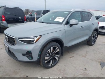 Volvo XC40 2025 Volvo XC 40 Plus Bright Theme 2025 2.0l 2.0 Benzyna 247KM, zdjęcie 1