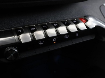 Peugeot 3008 II Crossover 1.2 PureTech 130KM 2016 Peugeot 3008 Navi Kamera cofania Klimatyzacja, zdjęcie 29