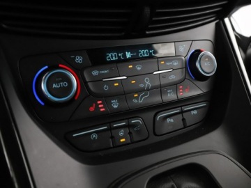 Ford Kuga II SUV Facelifting 2.0 Ecoboost 242KM 2018 Ford Kuga 2.0EcoBoost Automat ST-Line Navi, zdjęcie 25