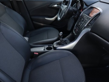 Opel Astra J Sports Tourer Facelifting 1.7 CDTI ECOTEC 110KM 2013 Opel Astra 1.7 CDTI, Navi, Klima, Klimatronic, zdjęcie 8