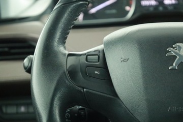 Peugeot 208 I Hatchback 5d 1.4 HDI 68KM 2013 Peugeot 208 1.4 HDI, Navi, Klima, Klimatronic, zdjęcie 14