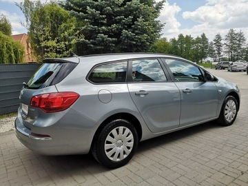 Opel Astra J Sports Tourer Facelifting 1.4 Turbo ECOTEC 140KM 2014 Opel Astra 1.4 16v 140KM Klimatronik Tempomat, zdjęcie 4