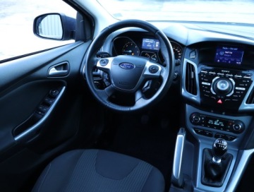 Ford Focus III Kombi 2.0 Duratorq TDCi DPF 140KM 2012 Ford Focus 2.0 TDCi, Klima, Klimatronic, Tempomat, zdjęcie 6
