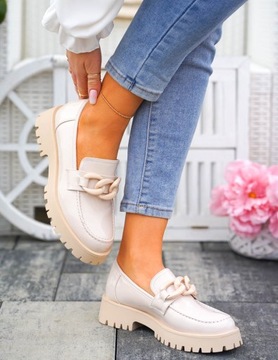 Бежевые лакированные мокасины на толстой подошве Vices40