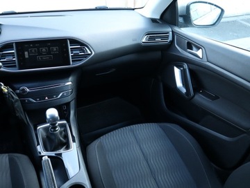 Peugeot 308 II SW 1.2 PureTech 130KM 2015 Peugeot 308 1.2 PureTech, Salon Polska, Navi, zdjęcie 7