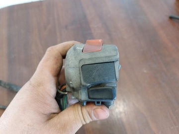 ПЕРЕКЛЮЧАТЕЛЬ ПРАВЫЙ HONDA CB1 400