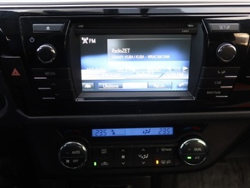 Toyota Corolla X Sedan Facelifting 1.6 Valvematic 132KM 2013 Toyota Corolla 1.6 Valvematic, Salon Polska, zdjęcie 11