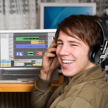 BEHRINGER FLOW 8 8-канальный цифровой микшер с потоковой передачей по Bluetooth