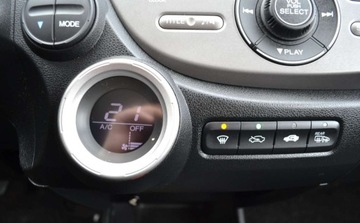 Honda Jazz III 1.4 i-VTEC 100KM 2009 Honda Jazz Niski przebieg - oplacony - climatronic - serwis do konca TOYOTA, zdjęcie 21