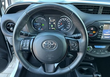 Toyota Yaris III Hatchback 5d Facelifting Hybrid 100KM 2017 Toyota Yaris 1,5 Benzyna Hybryda Automat GWARANCJA Zamiana Zarejestrowany, zdjęcie 8