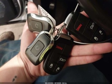 Dodge Challenger III 2021 Dodge Challenger DODGE CHALLENGER SXT AWD 3.6 Benzyna 303KM, zdjęcie 12