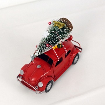 SAMOCHÓD ŚWIĄTECZNY DEKORACYJNY Z CHOINKĄ 15CM