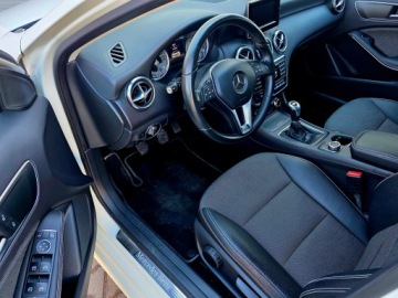 Mercedes Klasa A W176 Hatchback 5d Facelifting 180 122KM 2015 Mercedes A180 Aklasa 1,6 122KM 2Style Xenon, zdjęcie 17