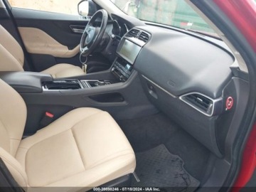 Jaguar F-Pace 2019 Jaguar F-Pace 2019 Jaguar F-PACE 25t Premium AWD 2.0 Benzyna 247KM, zdjęcie 4