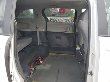 Toyota Sienna III 2022 Toyota Sienna LE 2022 2.5l 2.5 Hybryda 245KM, zdjęcie 11