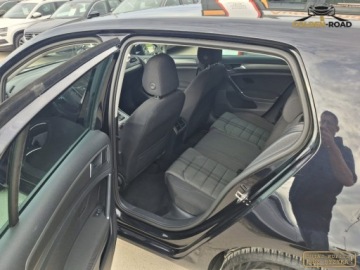 Volkswagen Golf VII Hatchback 3d 1.4 TSI 140KM 2013 Volkswagen Golf 1,4 TSI 140 KM DSG alu czujniki parkowania klima grz. fote, zdjęcie 10