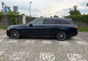 Mercedes Klasa E W213 Kombi 3.5 400 333KM 2017 Mercedes-Benz Klasa E Mercedes-Benz Klasa E 400 4Matic 9G-TRONIC AMG Line, zdjęcie 6