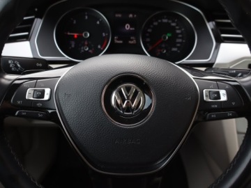 Volkswagen Passat B8 Limousine 2.0 TDI BlueMotion Technology 150KM 2018 VW Passat 2.0 TDI, Salon Polska, Automat, Navi, zdjęcie 17
