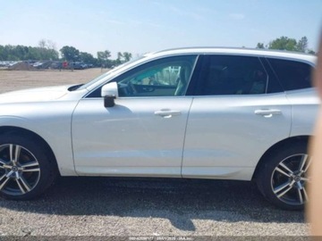 Volvo XC60 II 2021 Volvo XC 60 T5 Momentum 2021 2.0l 2.0 Benzyna 250KM, zdjęcie 2