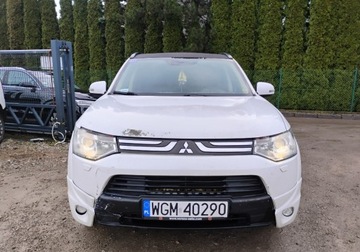 Mitsubishi Outlander III SUV 2.2 DOHC DI-D 150KM 2013 Mitsubishi Outlander 2013r, 2.3 DIESEL 4x4. Uszkodzony tyl i lekko przod., zdjęcie 20