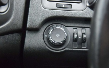 Opel Insignia I Sedan 1.6 Twinport ECOTEC 115KM 2010 Opel Insignia 1.6 BGas Klima 2 KPL Opon Stan bardzo dobry 1.6 115KM, zdjęcie 16