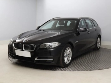 BMW Seria 5 F10-F11 Touring Facelifting 520d 190KM 2016 BMW 5 520d, 187 KM, Automat, Navi, Xenon, zdjęcie 1