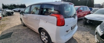 Peugeot 5008 I Minivan Facelifting 1.6 BlueHDi 120KM 2016 Peugeot 5008 2016r, 1.6HDI. AUTOMAT. 7 osob. Lekko uszkodzony prawy bok. J, zdjęcie 3