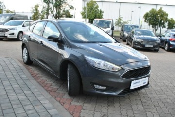Ford Focus III Hatchback 5d facelifting 1.6 Ti-VCT 105KM 2017 Ford Focus GoldX 1,6 Benzyna 105KM ASO, zdjęcie 3