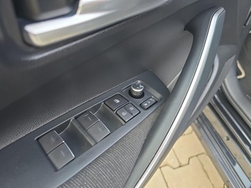 Toyota Corolla XII Sedan Facelifting 1.8 Hybrid 140KM 2023 Toyota Corolla 1.8 Hybrid Style Seria E21 (2019-), zdjęcie 19