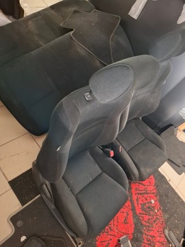TOYOTA HILUX 2011-2015 KOMPLET SEDADLA POHOVKA ČALOUNĚNI ČERNÉ