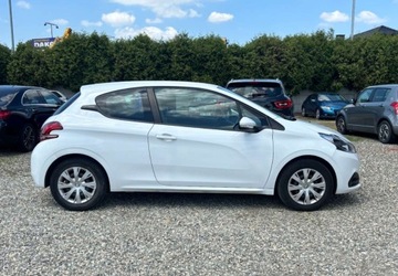 Peugeot 208 I Hatchback 5d Facelifting 1.2 PureTech 82KM 2016 Peugeot 208 2016r 1.2 Benzyna 82KM, zdjęcie 7