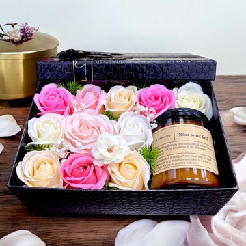 FLOWERBOX Z KWIATAMI MYDLANYMI PREZENT UPOMINEK WIECZNE RÓŻE KWIATY HN49